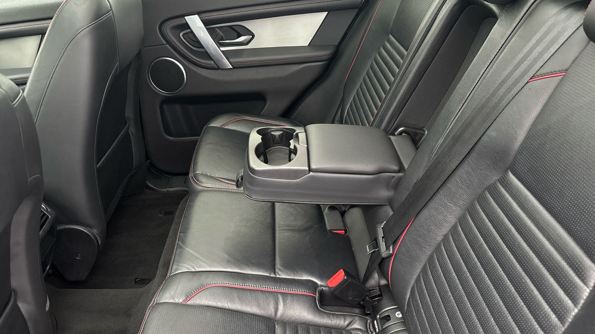 Land Rover Discovery Sport Image 9