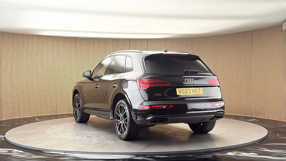 More views of Audi Q5