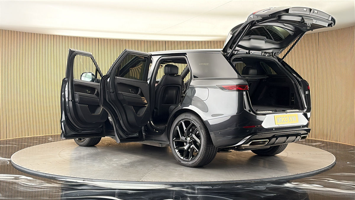 More views of Land Rover Range Rover Sport