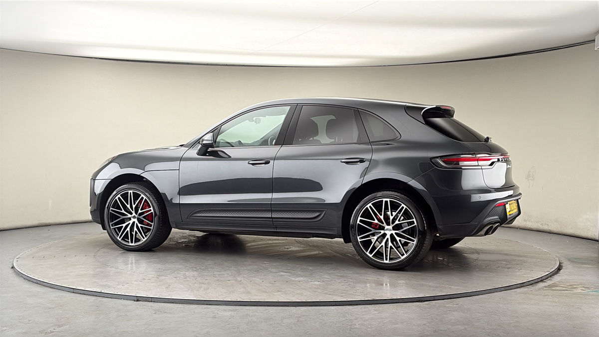 More views of Porsche Macan