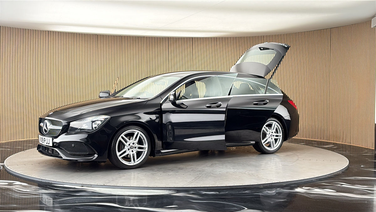 More views of Mercedes-Benz CLA