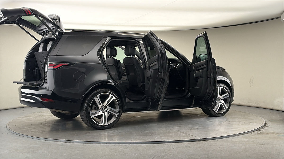 More views of Land Rover Discovery