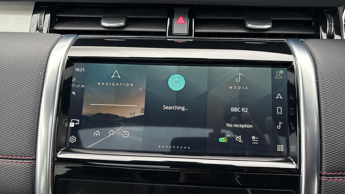 Land Rover Discovery Sport Image 17