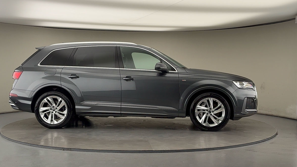 More views of Audi Q7