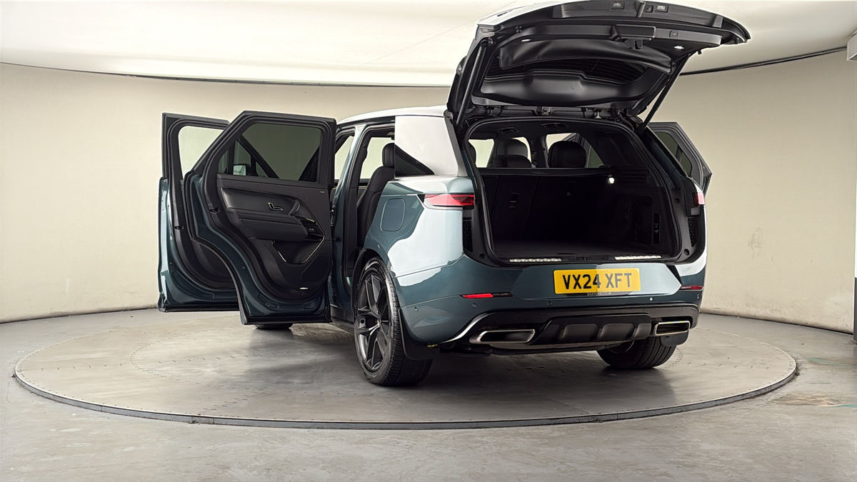 More views of Land Rover Range Rover Sport