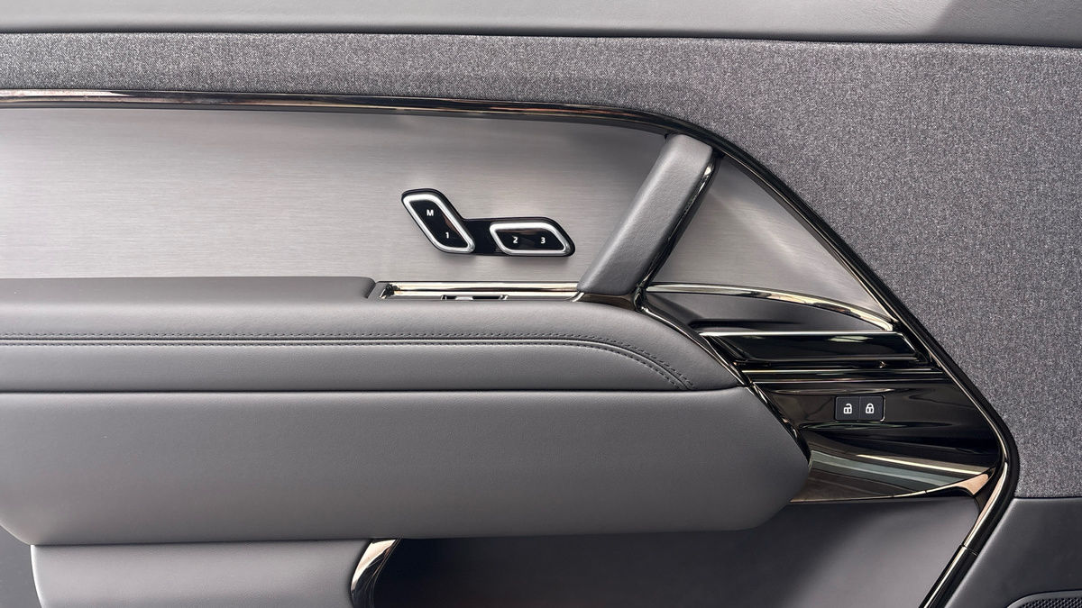 Land Rover Range Rover Sport Image 19