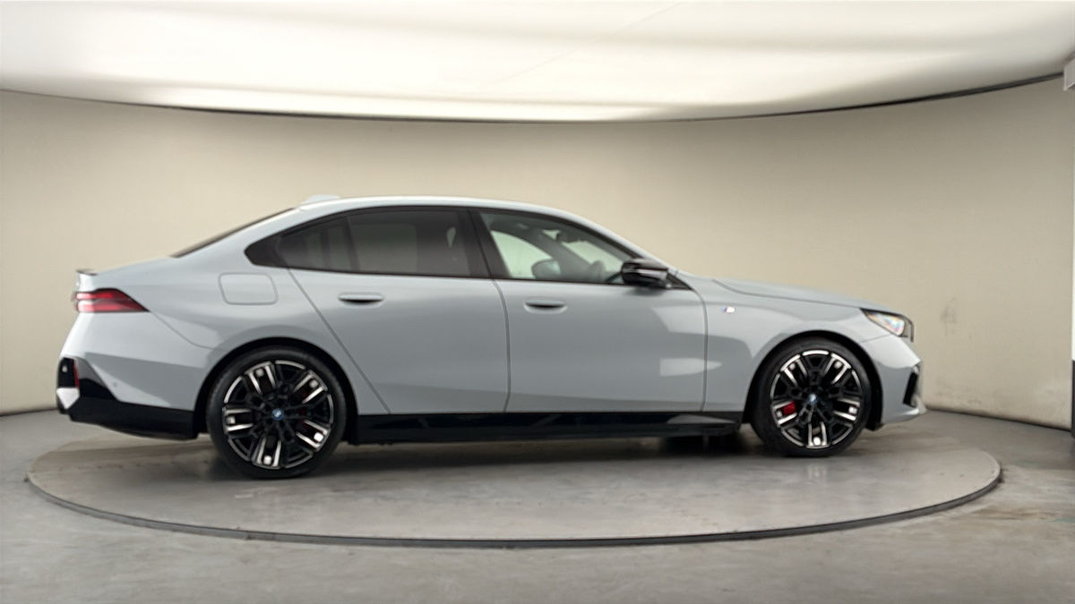 More views of BMW i5