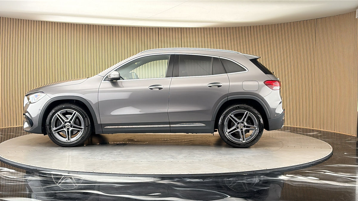 Mercedes-Benz GLA Image 15