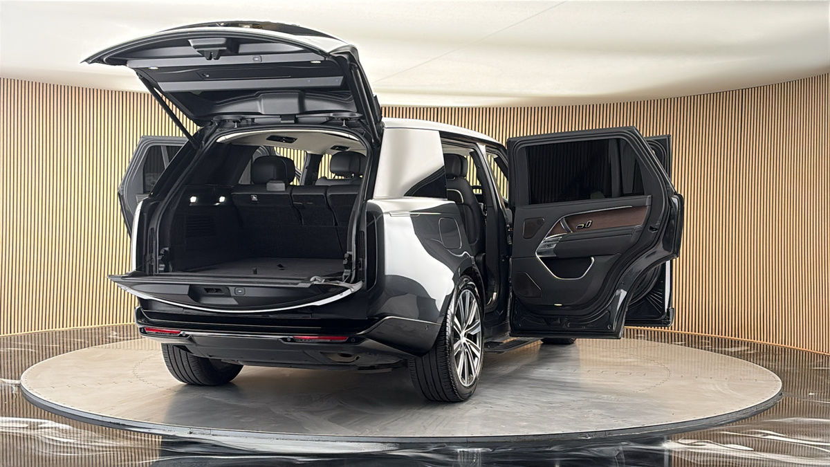 More views of Land Rover Range Rover