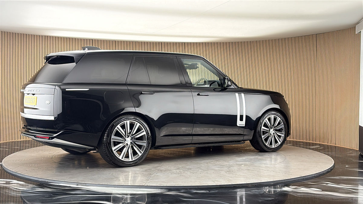 More views of Land Rover Range Rover