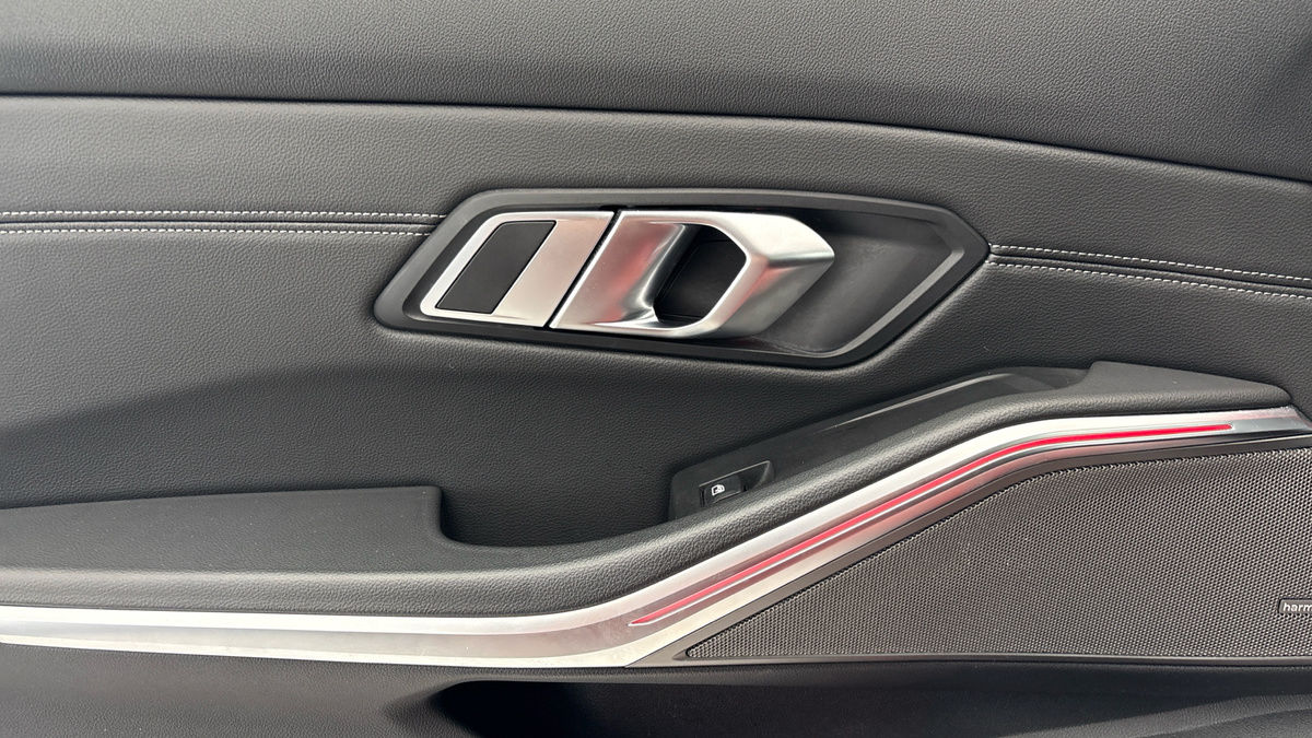 BMW 3 Series Image 19