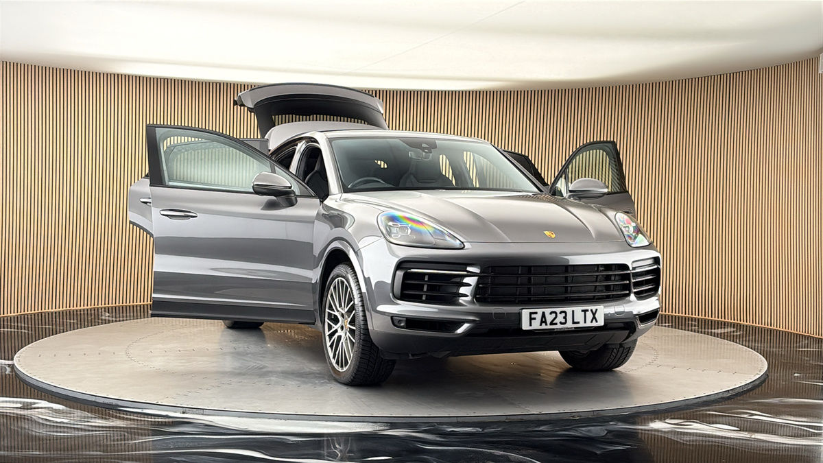 More views of Porsche Cayenne