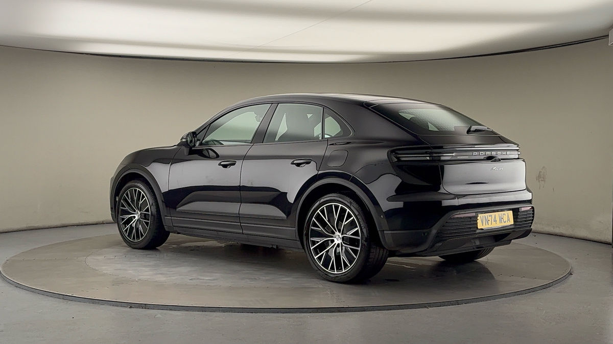 More views of Porsche Macan