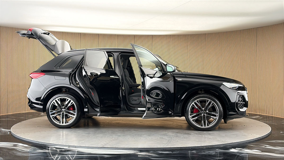 More views of Audi Q5