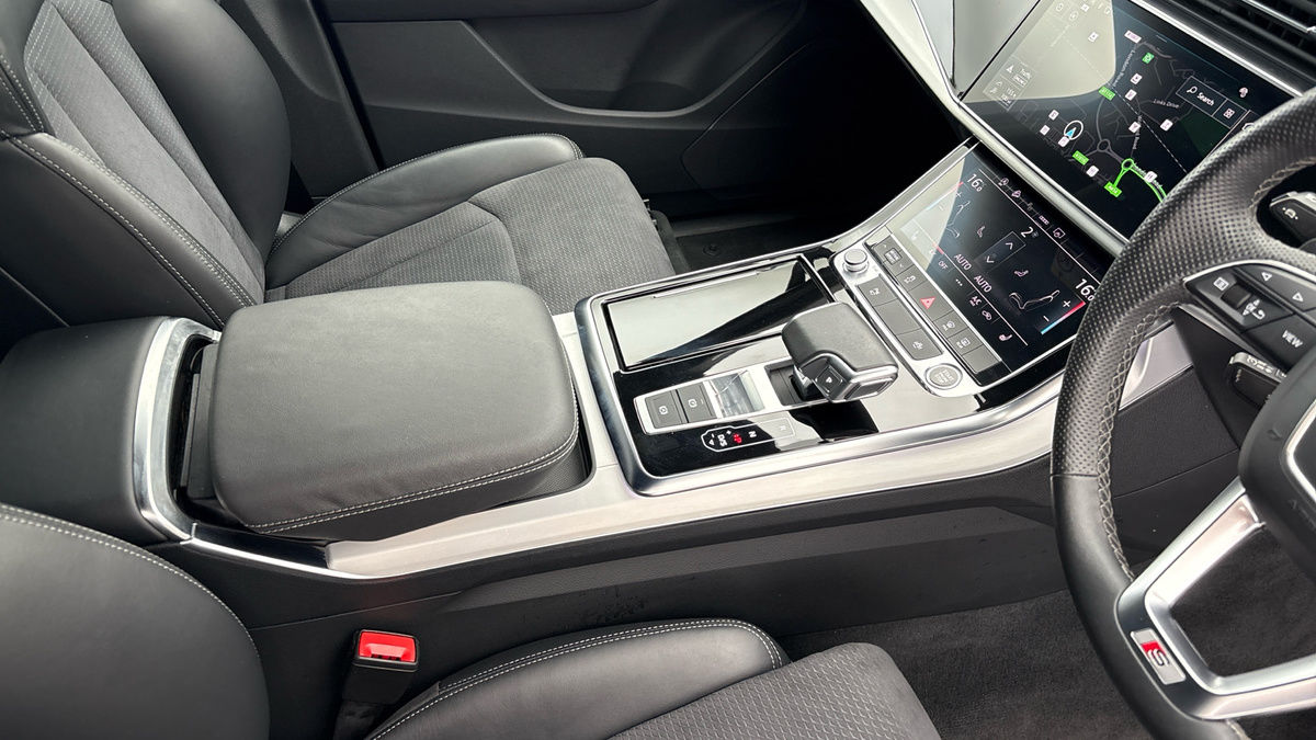Audi Q7 Image 18