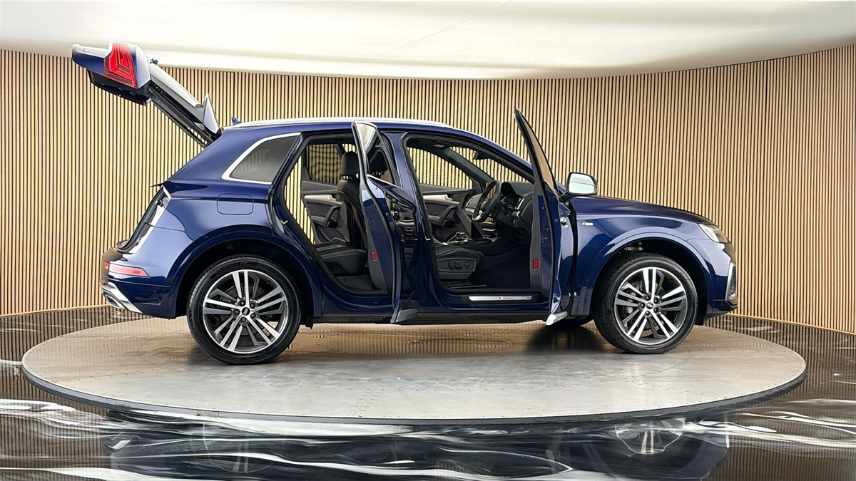 More views of Audi Q5