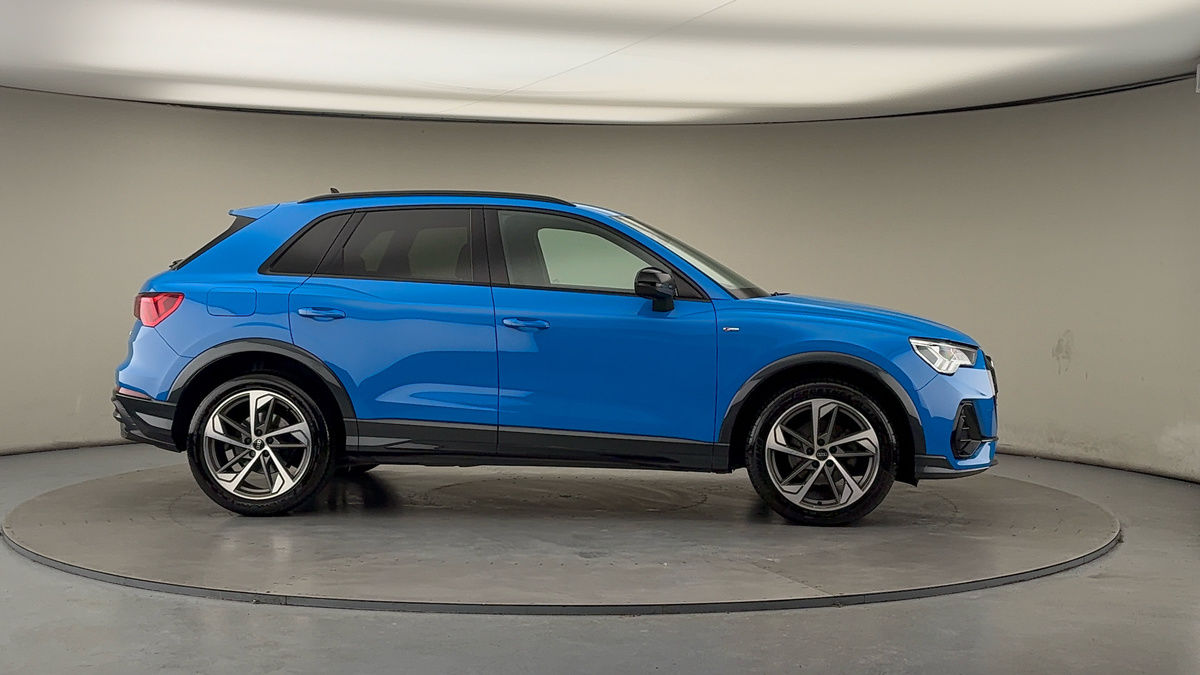 More views of Audi Q3