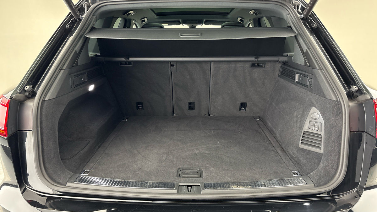 Volkswagen Touareg Image 11