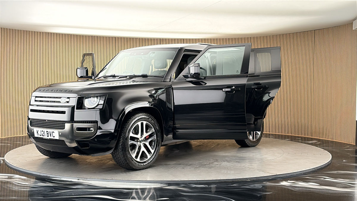 More views of Land Rover Defender 110