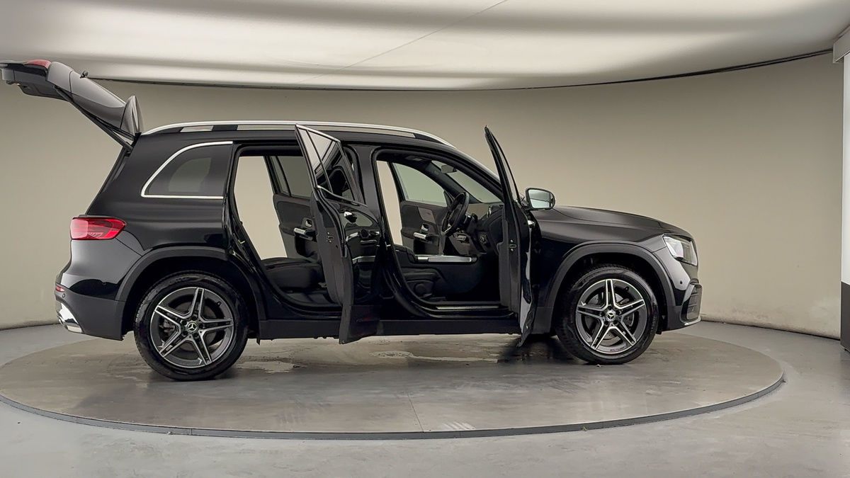 More views of Mercedes-Benz GLB