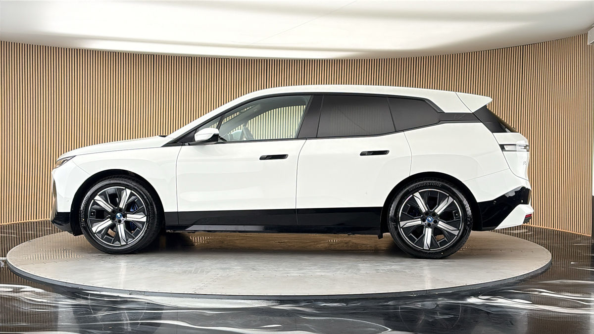 More views of BMW iX