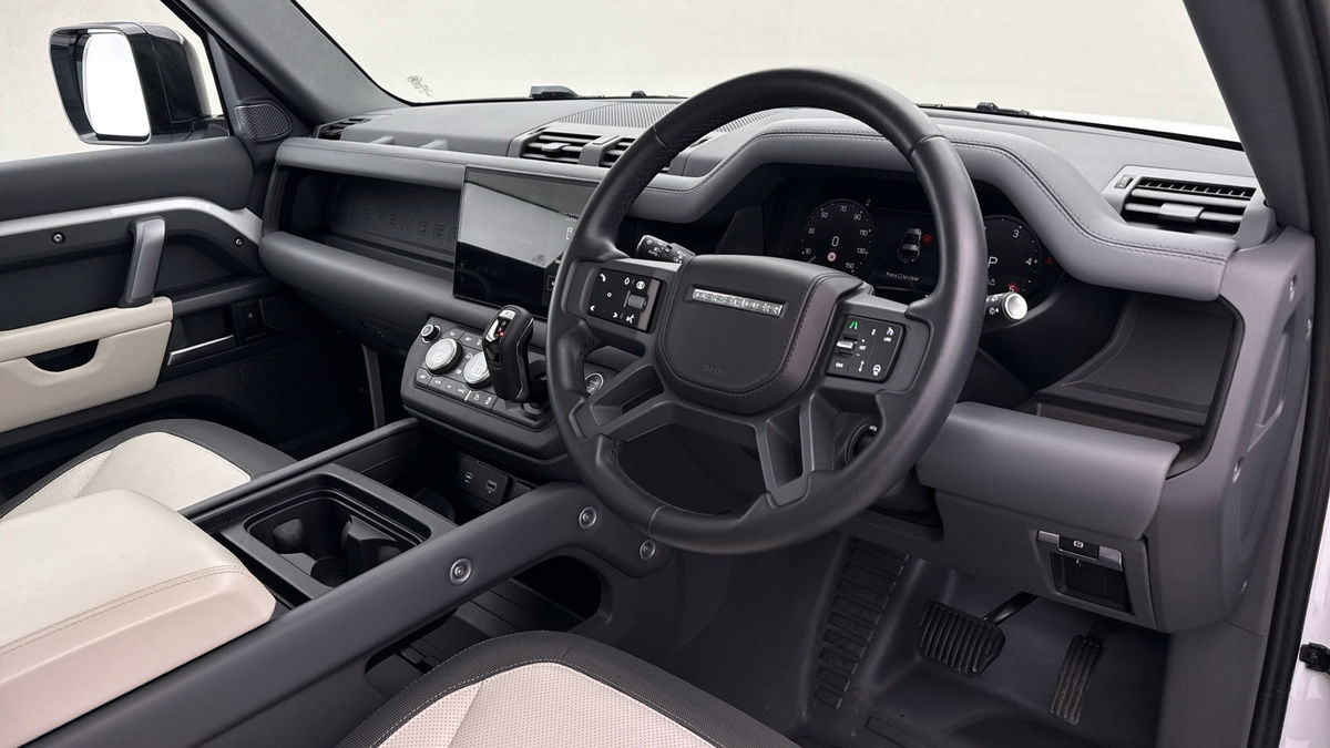 Land Rover Defender 90 Image 5