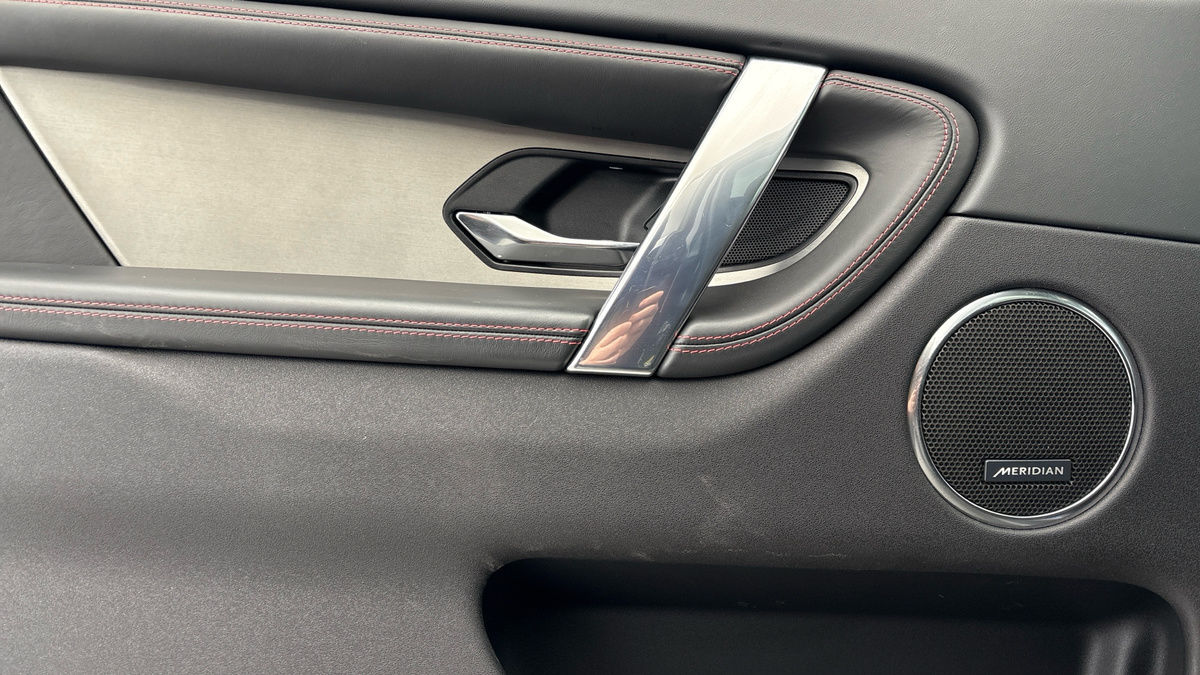 Land Rover Discovery Sport Image 19