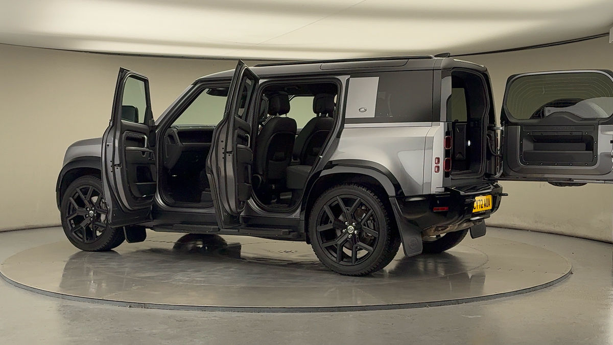 More views of Land Rover Defender 110