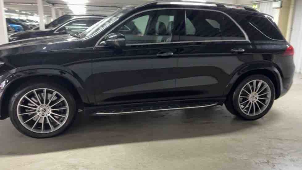 More views of Mercedes-Benz GLE