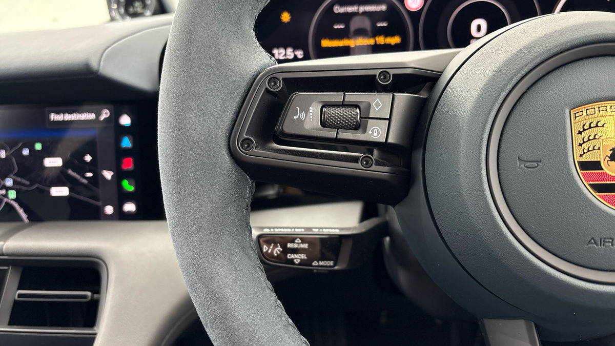 Porsche Taycan Image 13