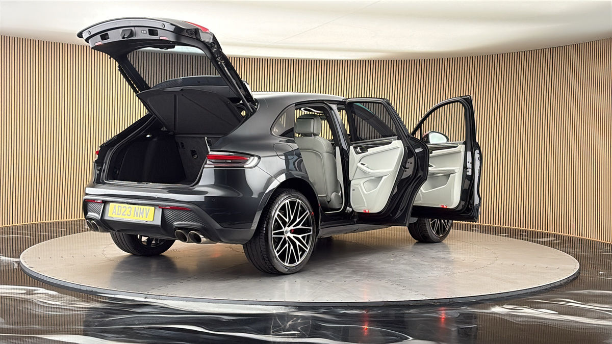 More views of Porsche Macan