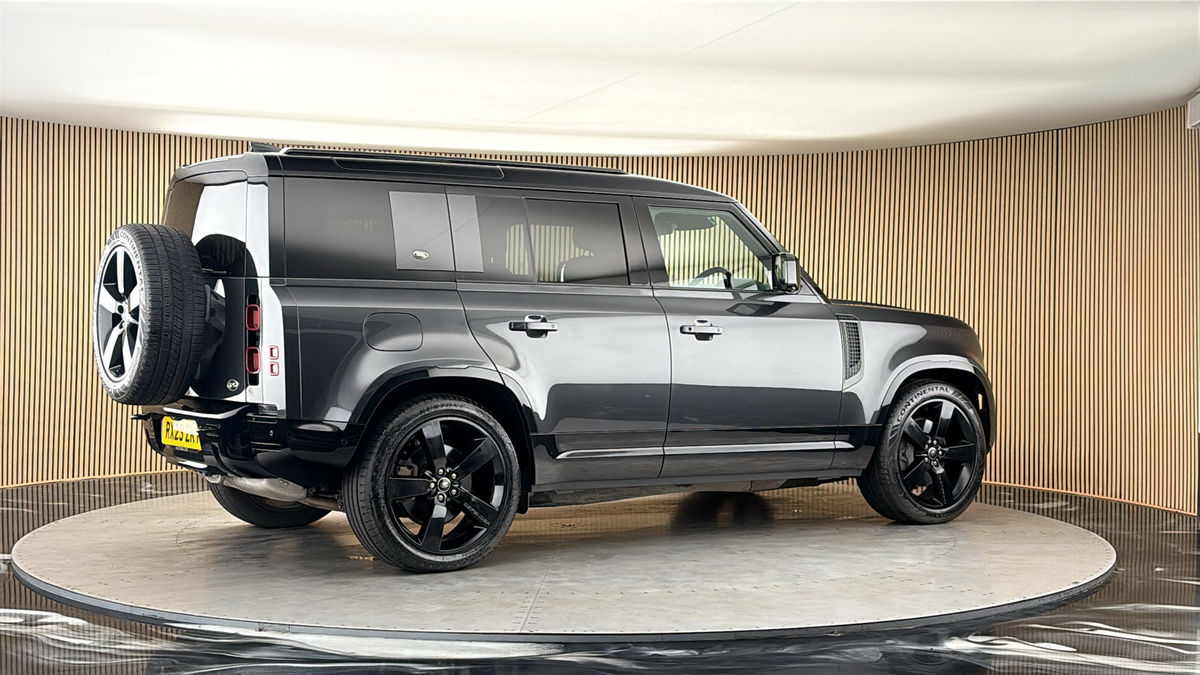 More views of Land Rover Defender 110