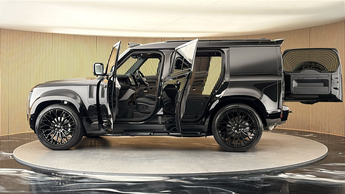 More views of Land Rover Defender 110