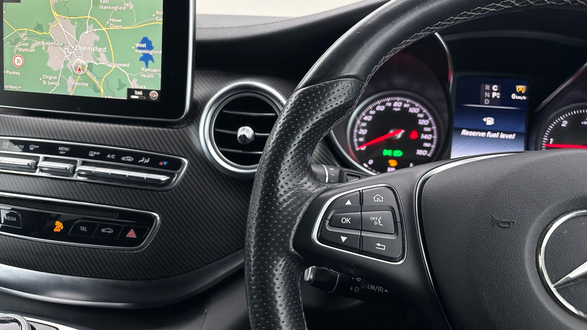Mercedes-Benz V Class Image 13