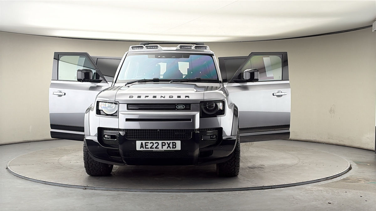 More views of Land Rover Defender 110