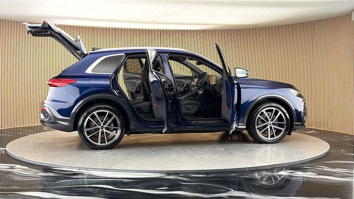 More views of Audi Q5