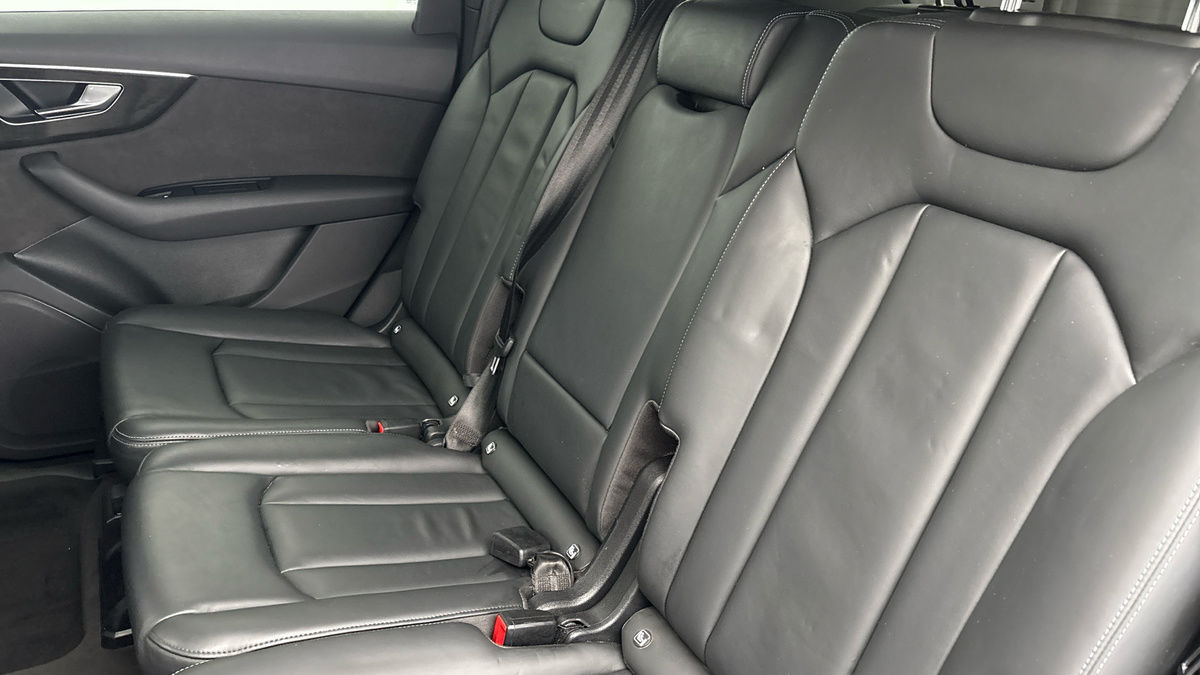 Audi Q7 Image 8