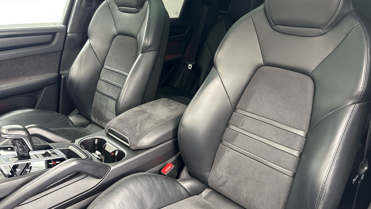 Porsche Cayenne Image 7