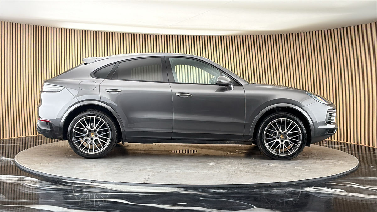 Porsche Cayenne Image 16
