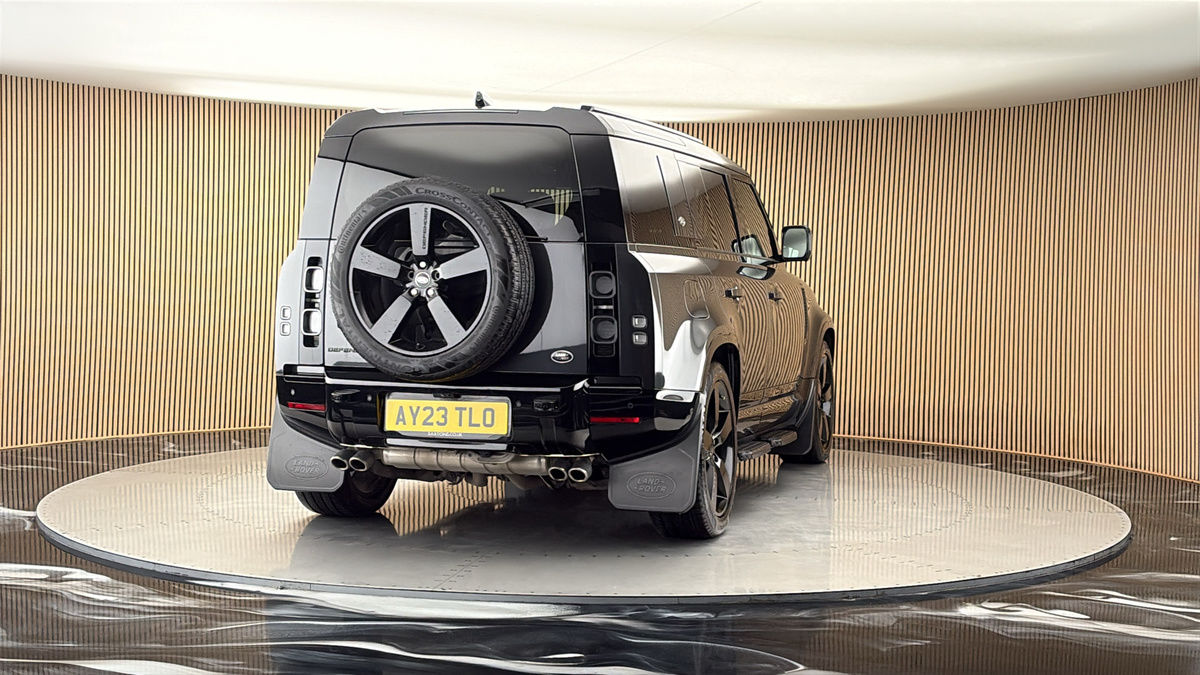More views of Land Rover Defender 110