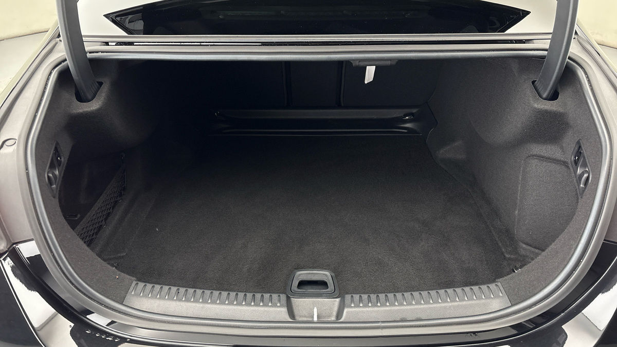 Mercedes-Benz E Class Image 11