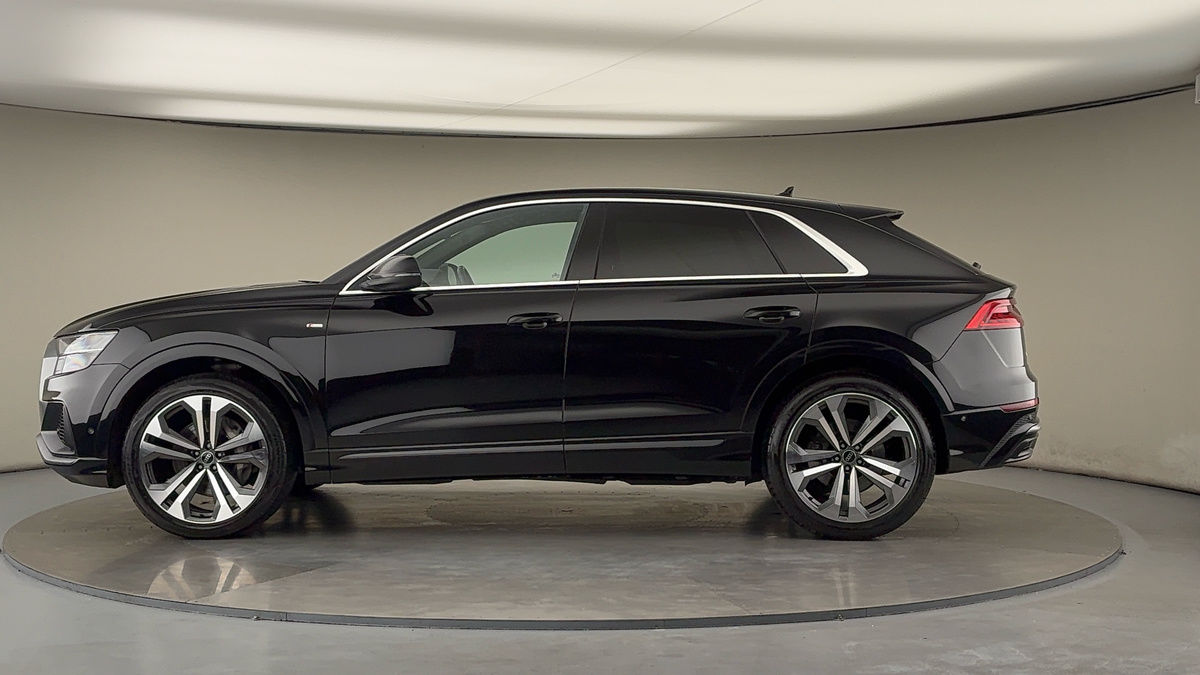 Audi Q8 Image 15