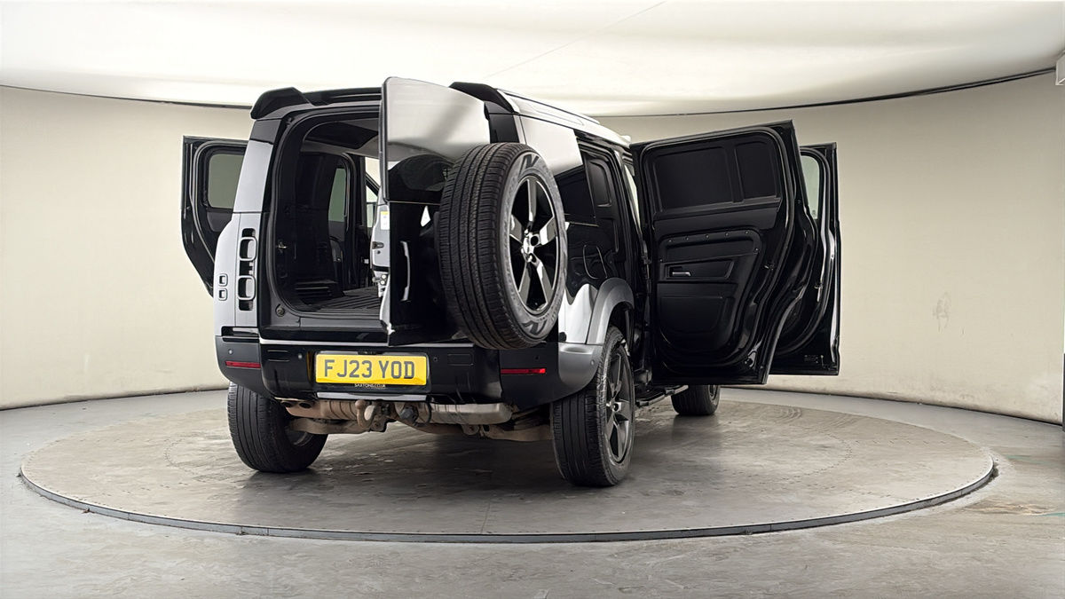 More views of Land Rover Defender 110