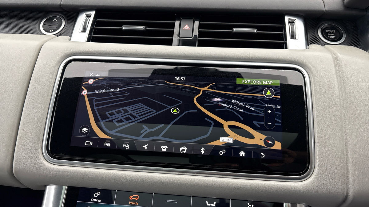 Land Rover Range Rover Sport Image 17