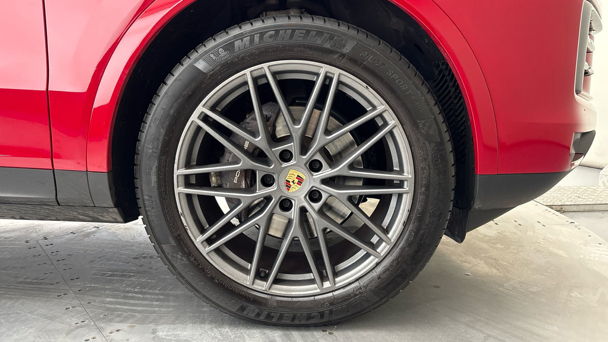 Porsche Cayenne Image 10