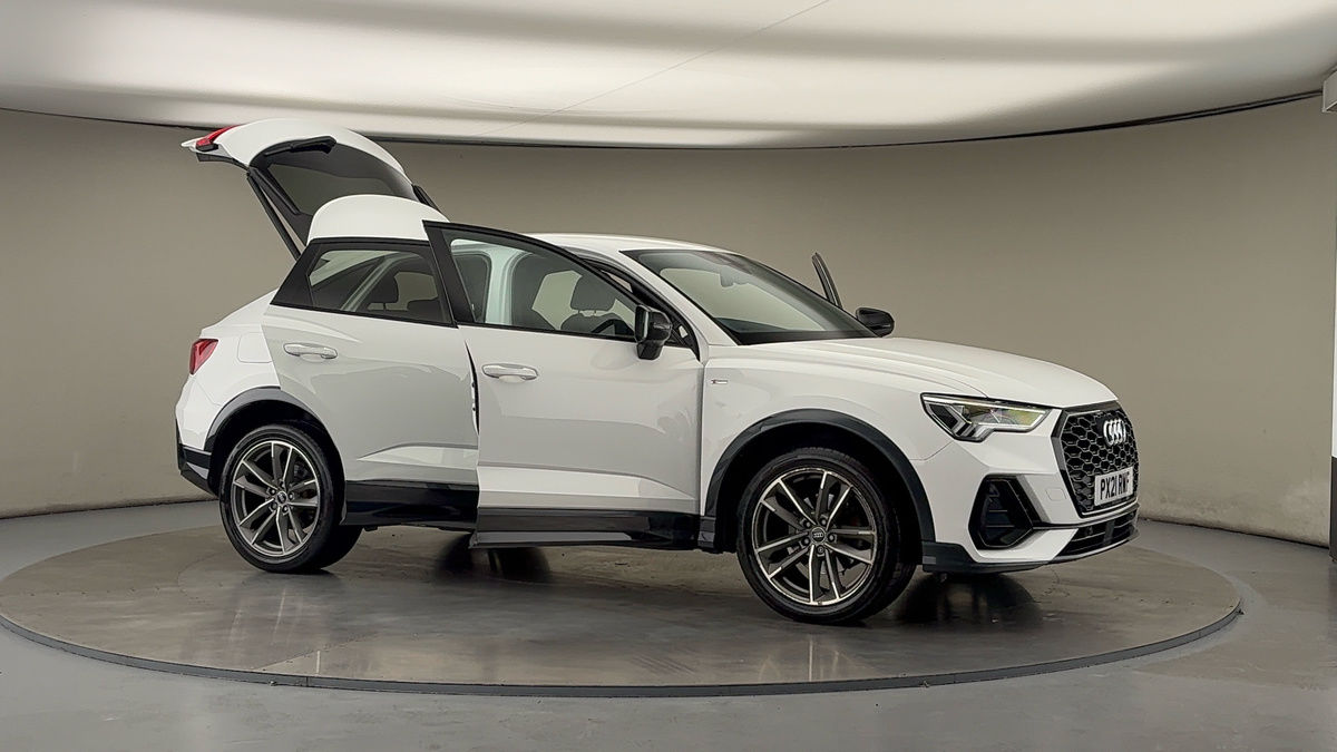 More views of Audi Q3