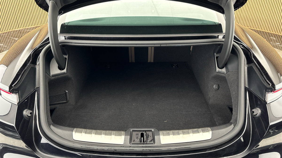 Porsche Taycan Image 11