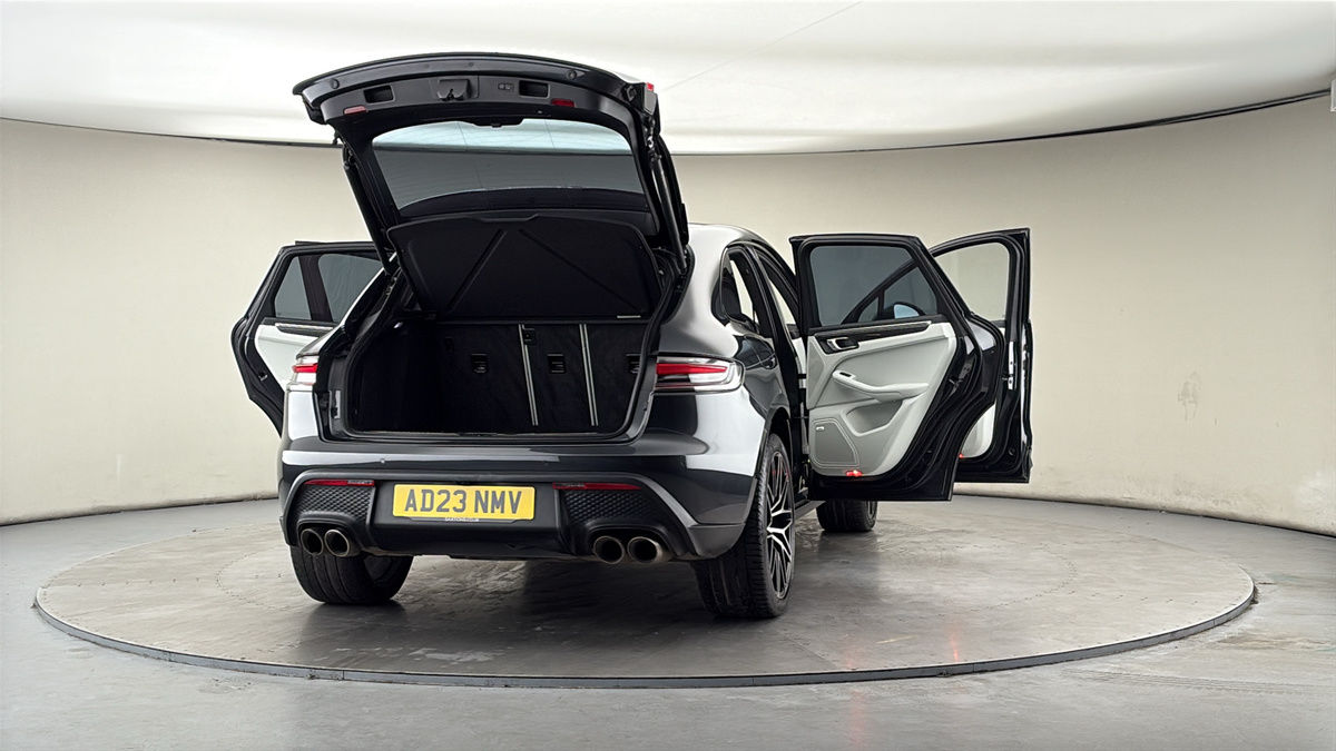 More views of Porsche Macan