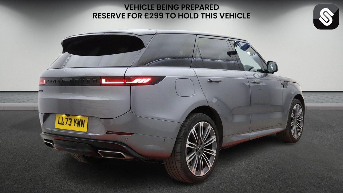 Land Rover Range Rover Sport Image 4
