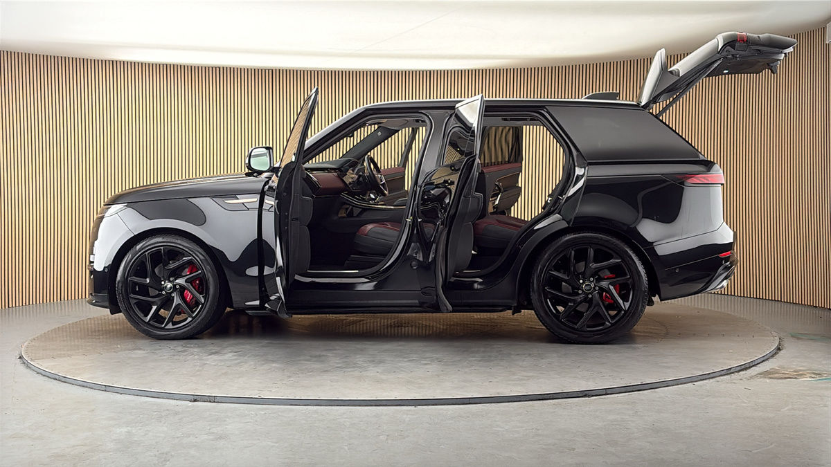 More views of Land Rover Range Rover Sport
